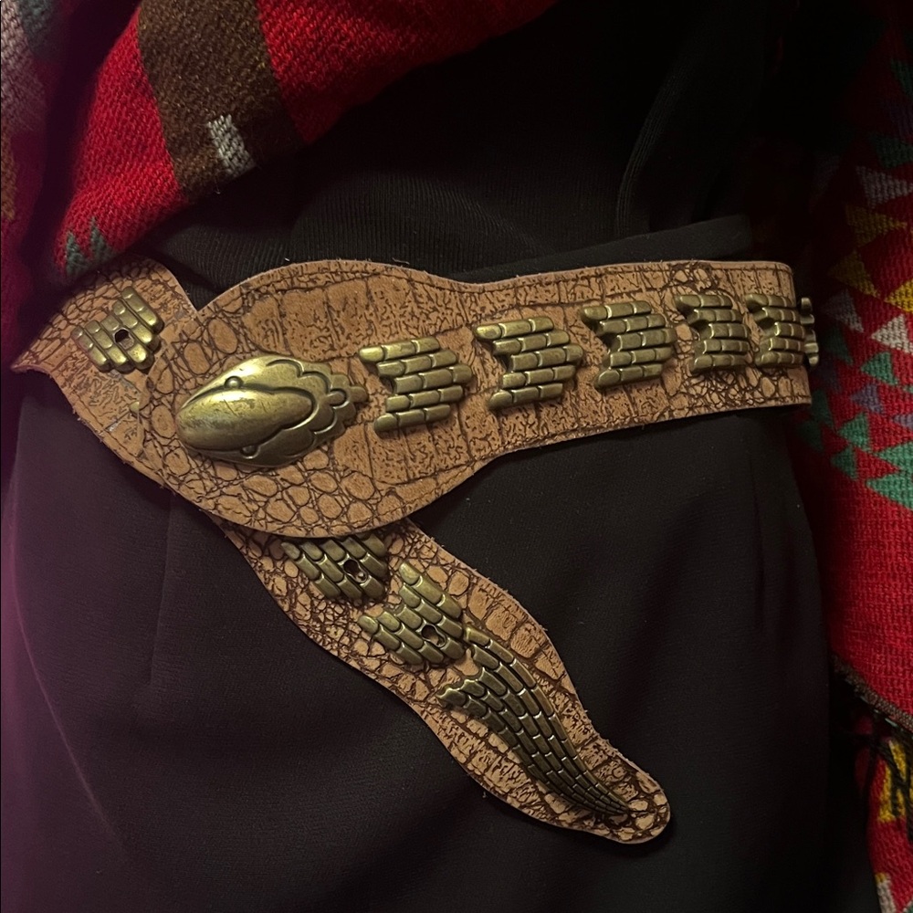 Snake around you waist in a Brown Textured Women's Leather Belt